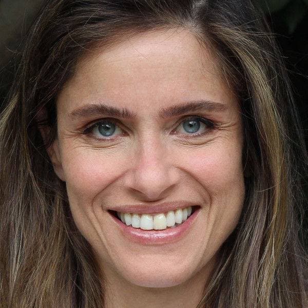 Amanda Peet