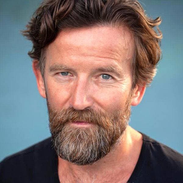 Dean Lennox Kelly